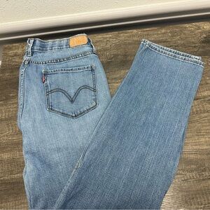 Levi's Women's Light Blue 525 Straight Leg Jeans (1052)